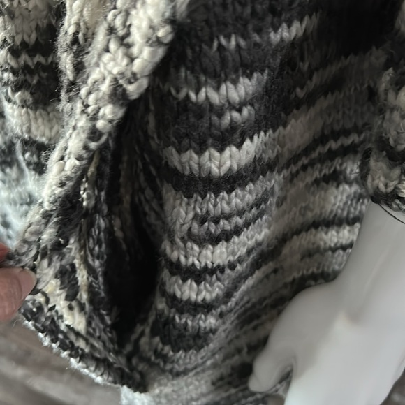 Gypsy 05 Hollywood Zip Cardigan w/pockets - Picture 14 of 15